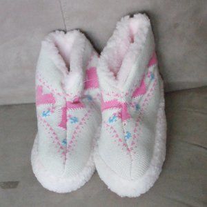 NWOT Pink Fleece Lined Knit Slippers